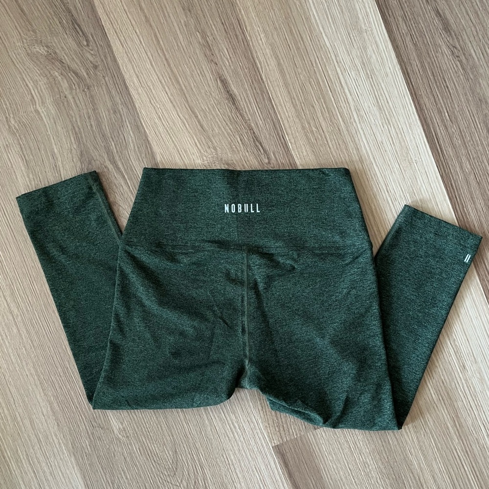 NOBULL Cropped Leggings Small | olive green Capri Athletic Workout Tights